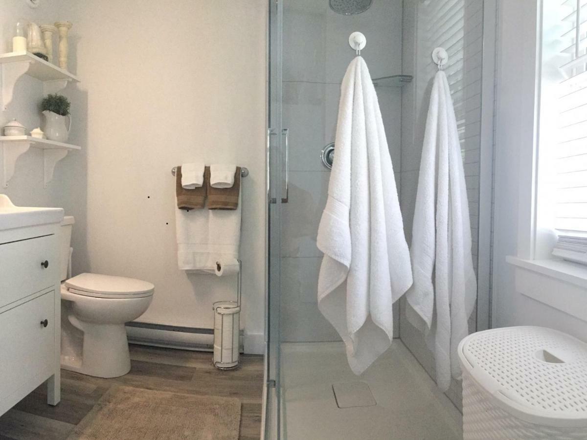 Mahone Bay Hide-Away Apartment Bagian luar foto