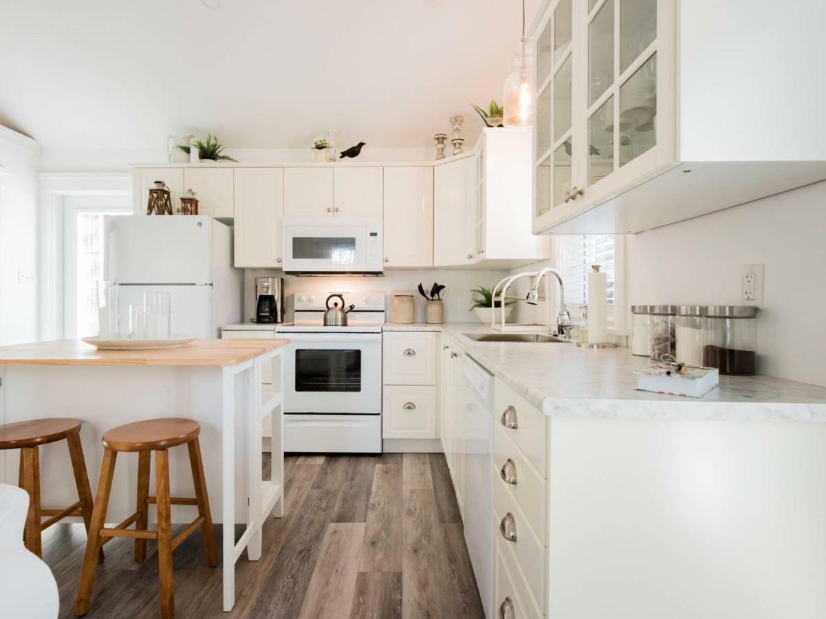 Mahone Bay Hide-Away Apartment Bagian luar foto
